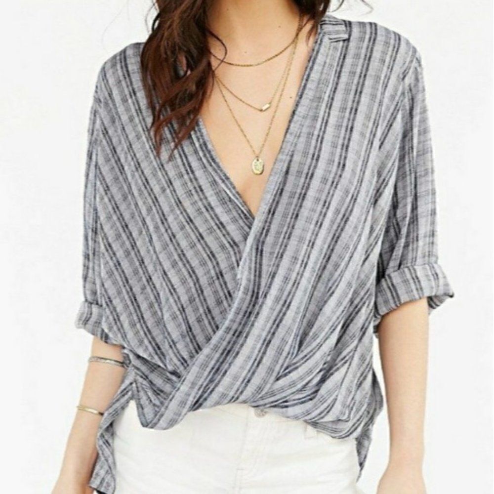 UO Silence + Noise Blue Grey Plaid Surplice Tunic Top Medium